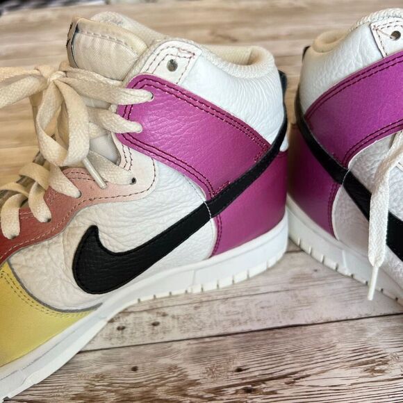 NIKE Dunk High Women’s 9 Summit White Black Red FD0802-100 Shoes Trainers - Picture 10 of 15